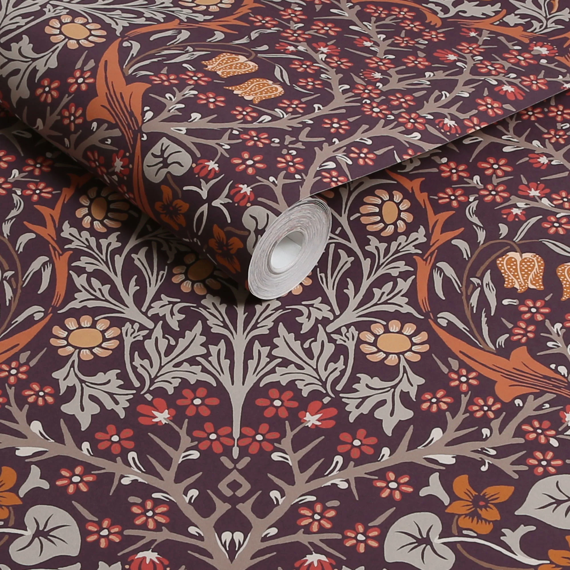 Carta da Parati "Blackthorn Plum" Morris at home - Image 3