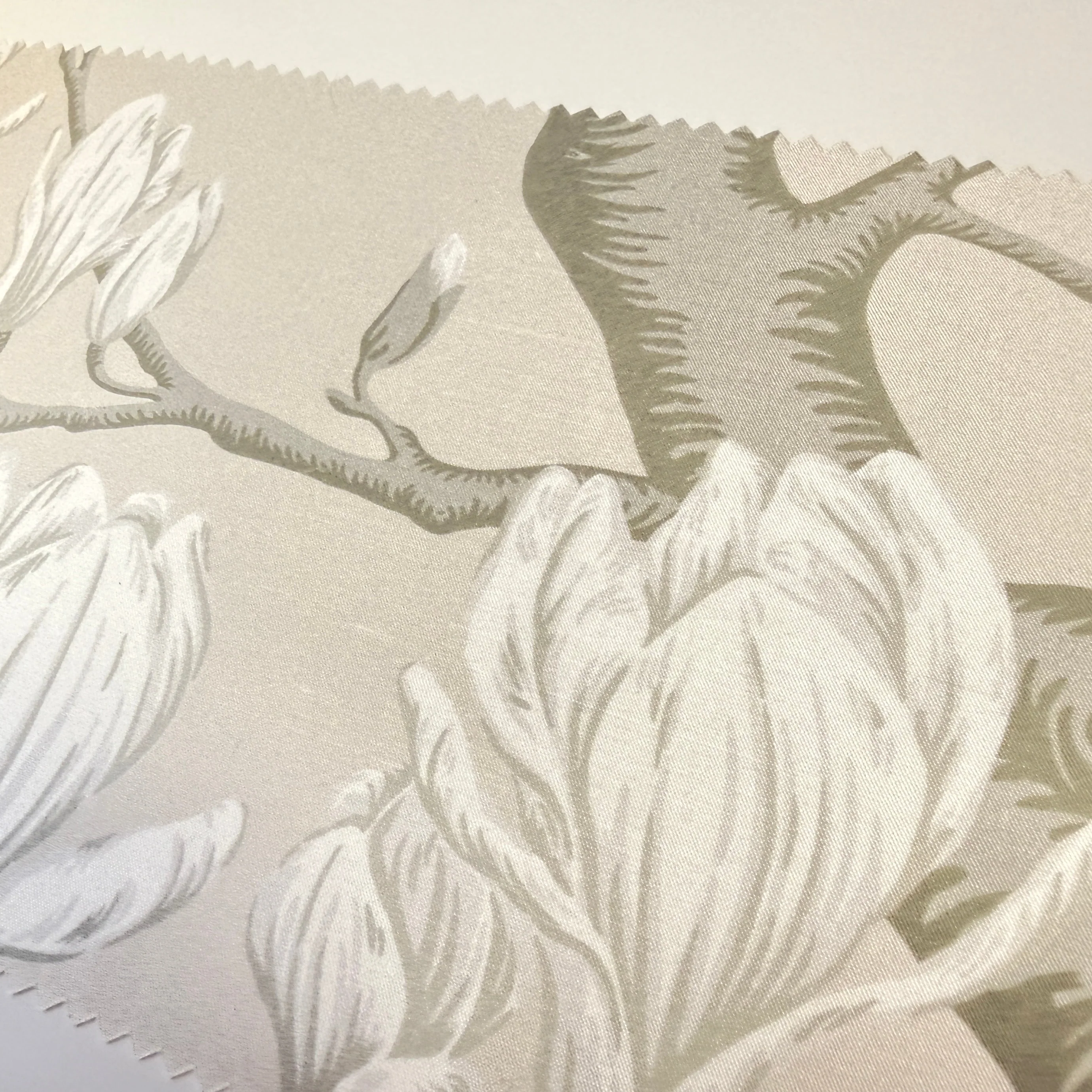 Carta da Parati “Magnolia Tree petali bianchi in seta naturale" | COLE & SON CLASSICS VOL. 2 - Image 2