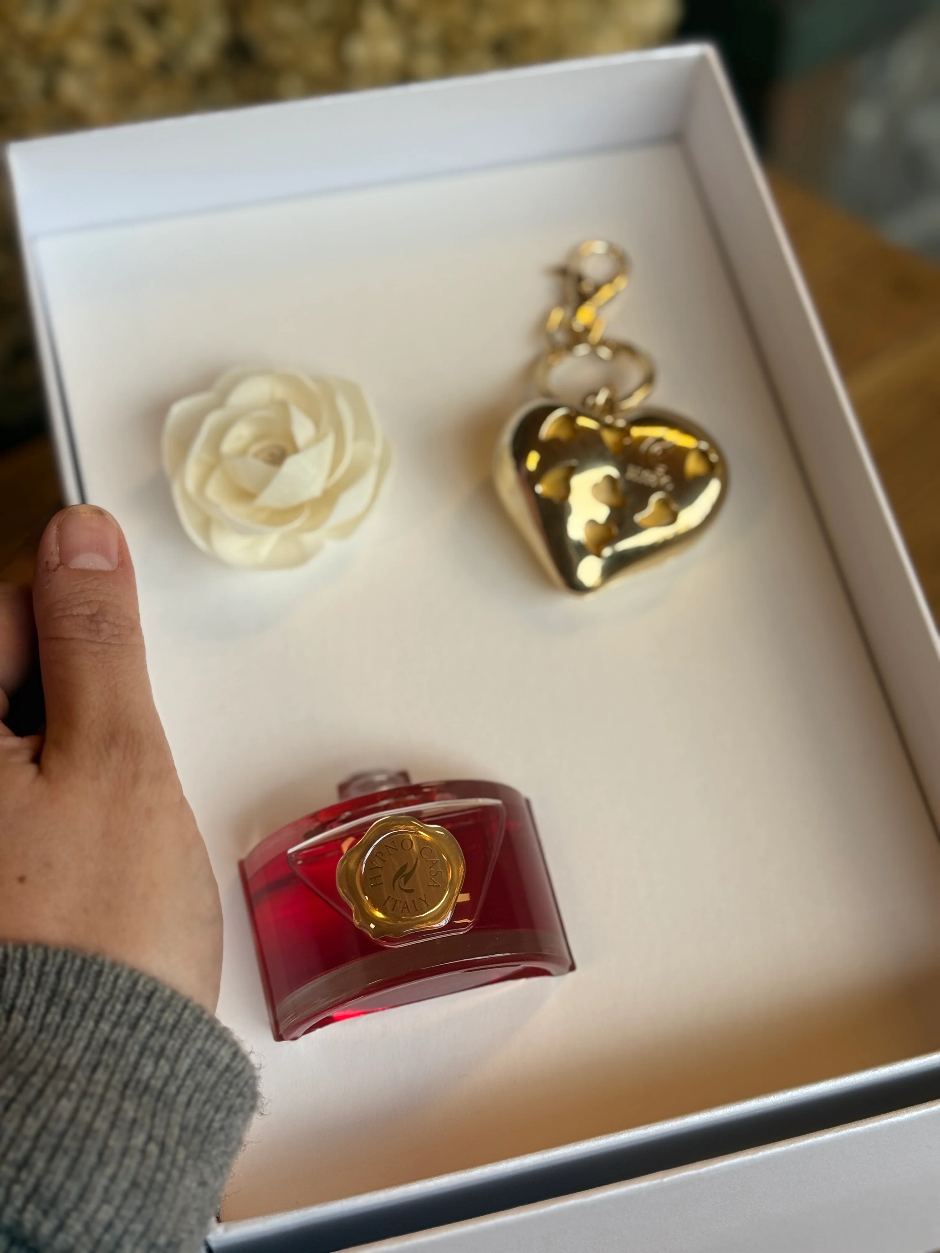 Confezione regalo - portachiavi e diffusore da 60 ml "Dolci emozioni con rosa" - Image 4