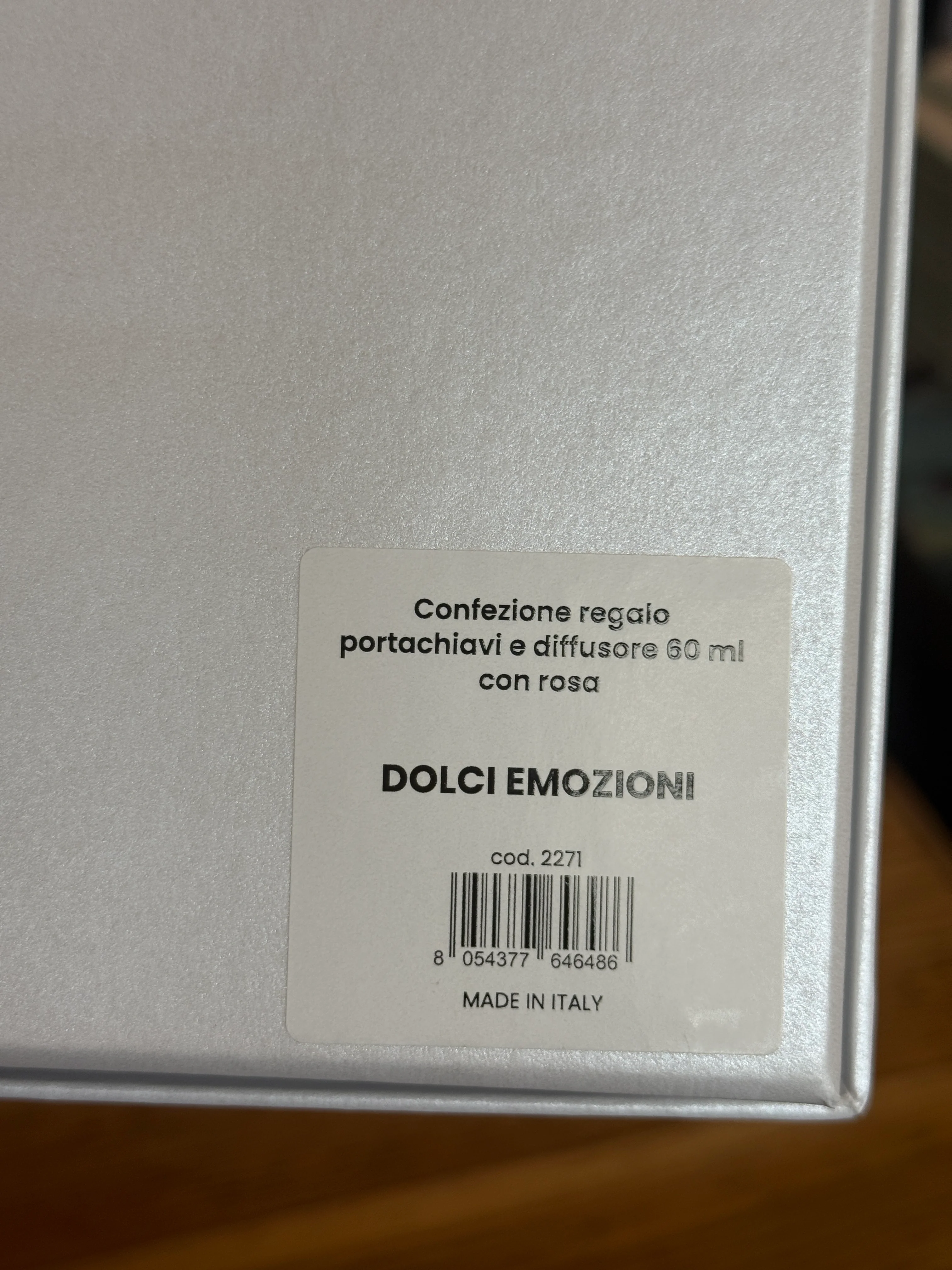 Confezione regalo - portachiavi e diffusore da 60 ml "Dolci emozioni con rosa" - Image 5