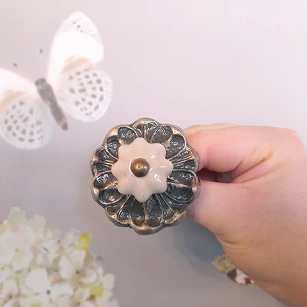 Pomello in ferro “Metal Cream Flower" - Image 3